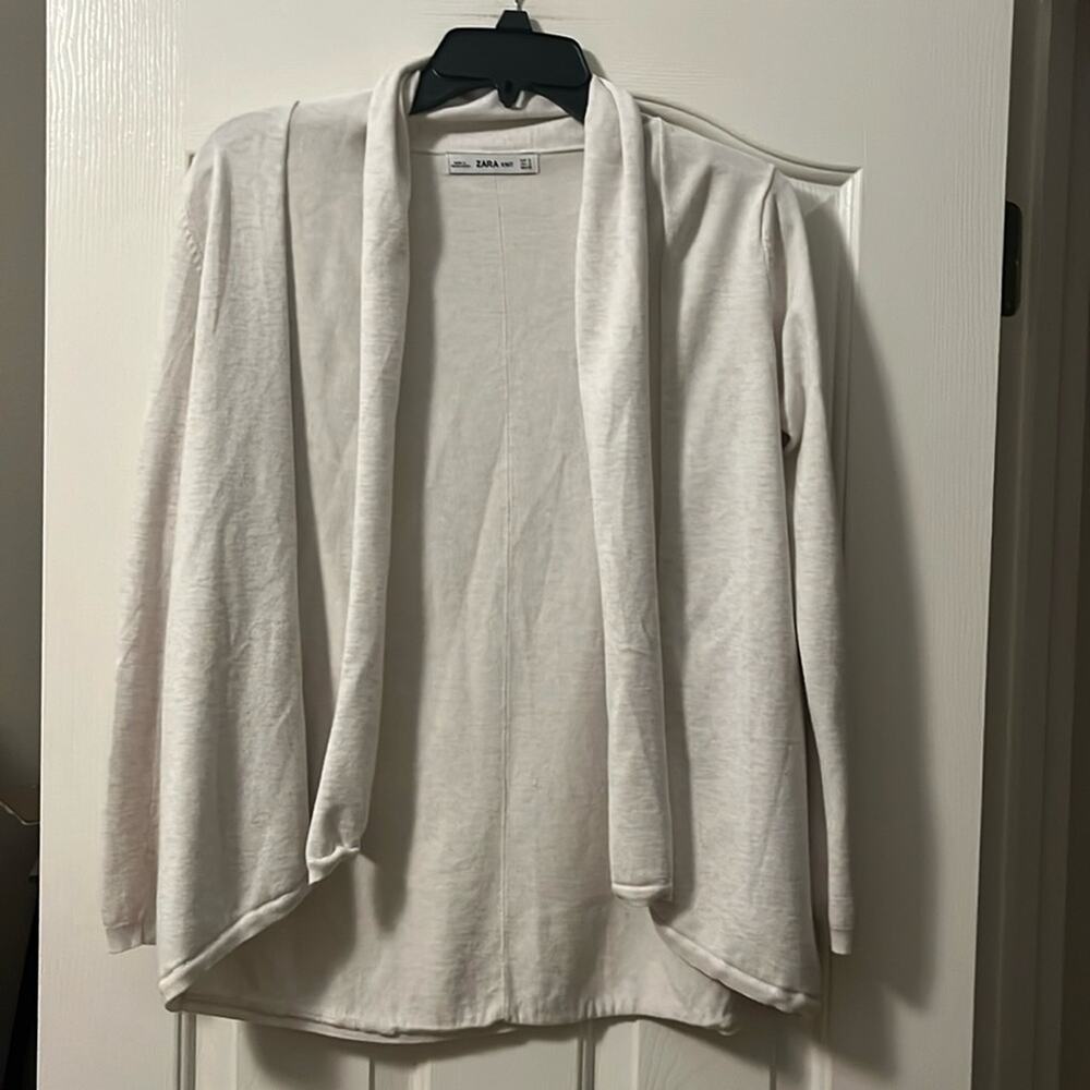 Zara EUC knit white cardigan size S